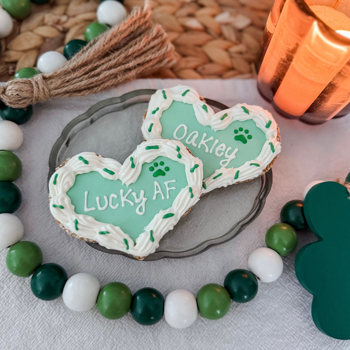 “Personalized Festive Green Heart” Single Cookie