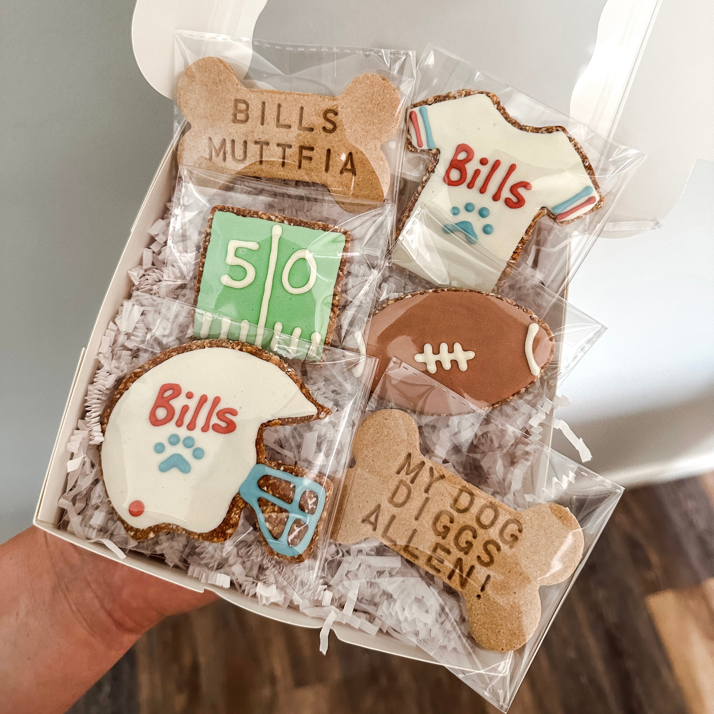 Bills Muttfia' Box – Off The Leash Barkery